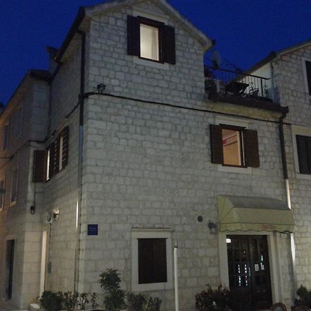 House Ivancic-Free Parking Трогир Екстериор снимка