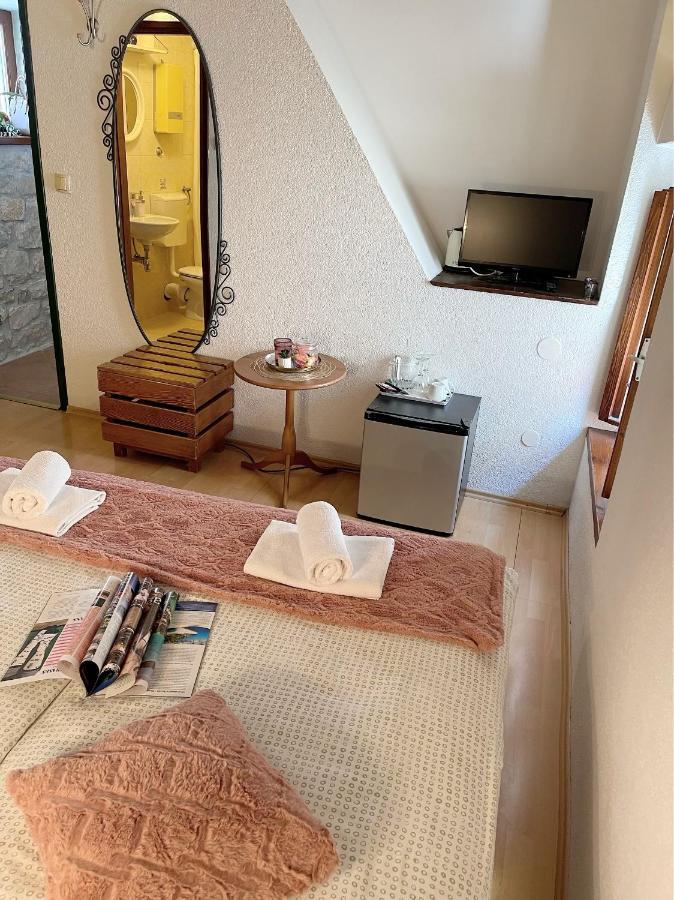 House Ivancic-Free Parking Трогир Екстериор снимка