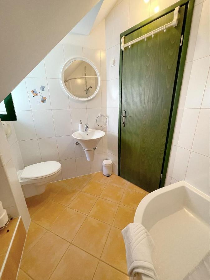 House Ivancic-Free Parking Трогир Екстериор снимка