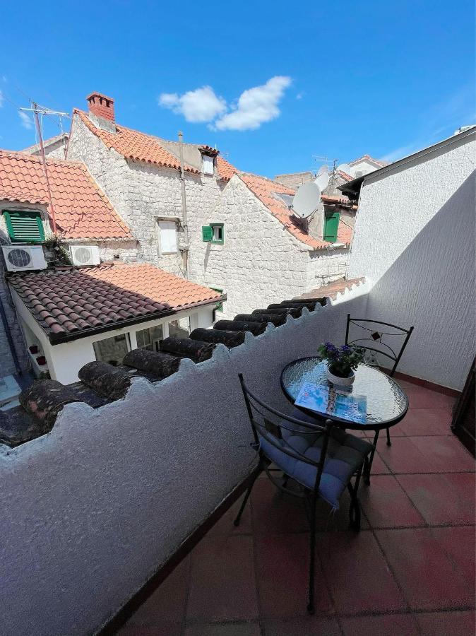 House Ivancic-Free Parking Трогир Екстериор снимка